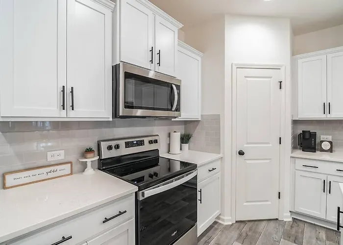 Gorgeous New Townhome/Charlotte!