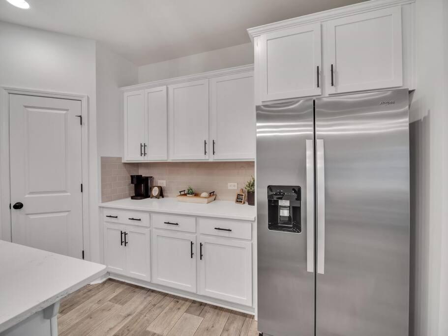 Ferienhaus Gorgeous New Townhome/charlotte! Charlotte