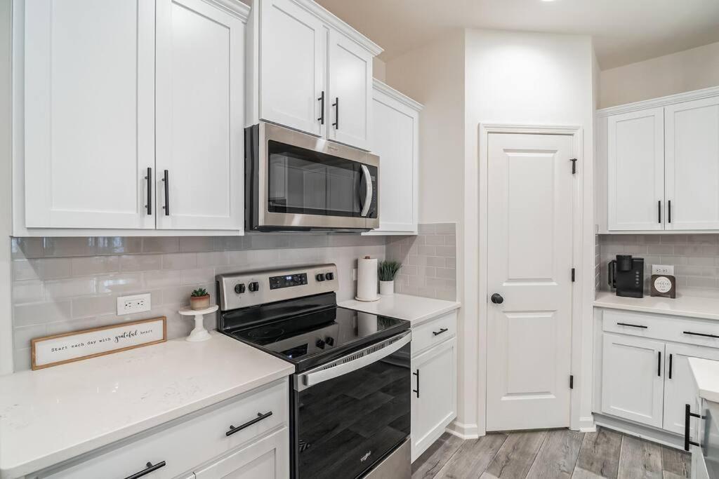 Ferienhaus Gorgeous New Townhome/charlotte! *