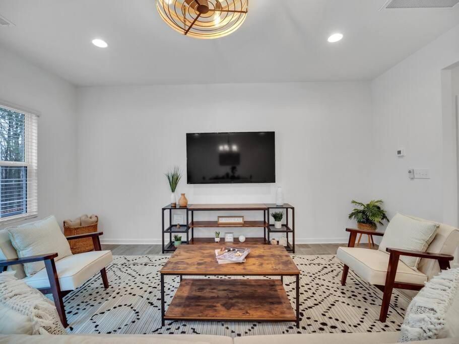 Gorgeous New Townhome/charlotte! Hébergement de vacances Charlotte