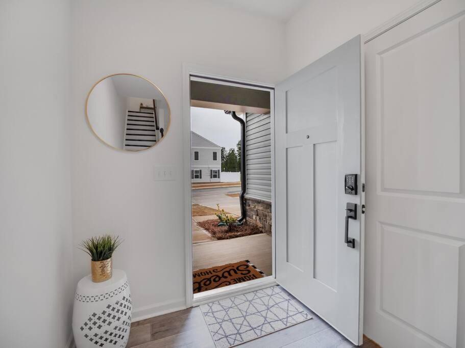 Gorgeous New Townhome/charlotte! Hébergement de vacances *