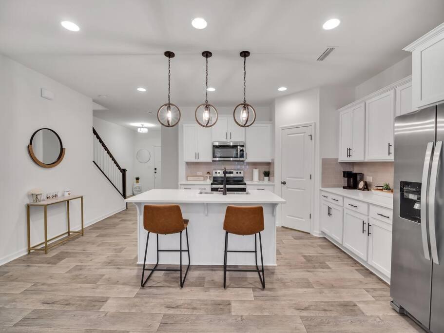 Gorgeous New Townhome/charlotte! Hébergement de vacances