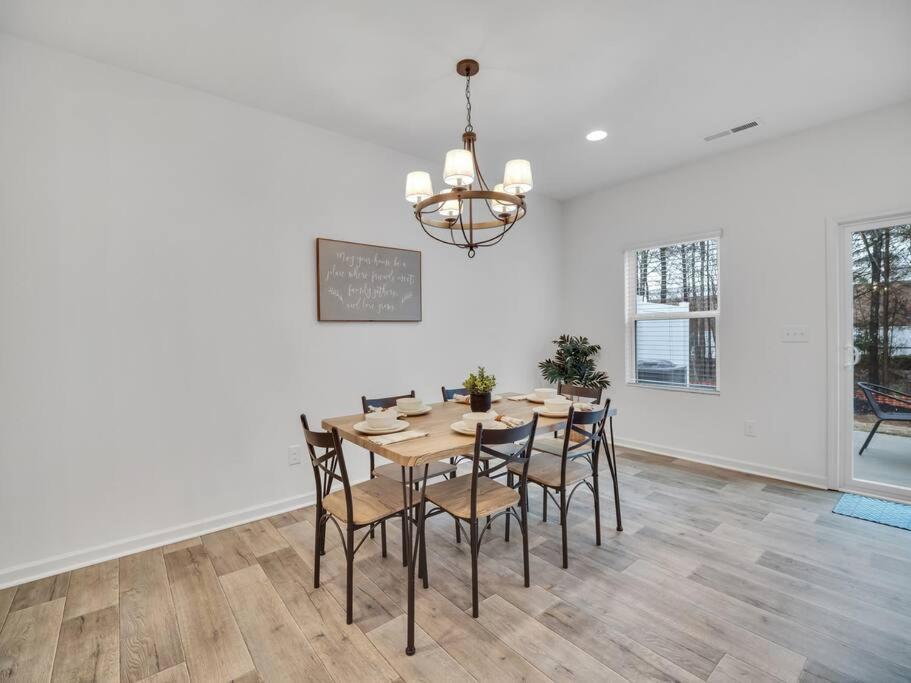 Gorgeous New Townhome/charlotte! Hébergement de vacances *